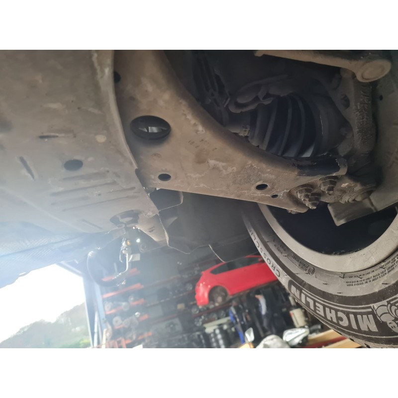 BRAZO SUSPENSION INFERIOR DELANTERO DERECHO 51939751 