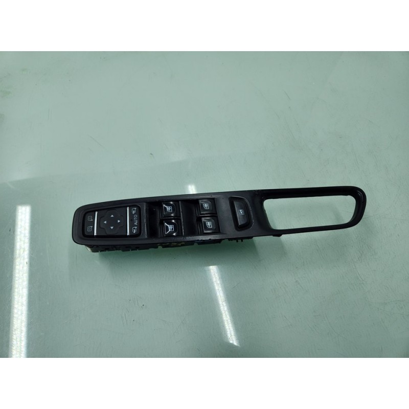 MANDO ELEVALUNAS DELANTERO IZQUIERDO 255702886R 