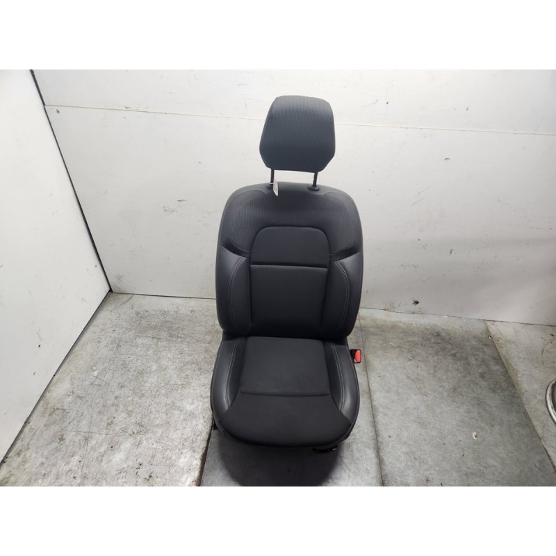 ASIENTO DELANTERO DERECHO 