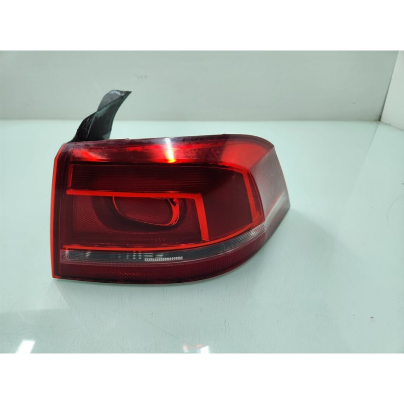 PILOTO TRASERO DERECHO 3AE945096F 