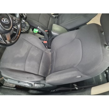ASIENTO DELANTERO IZQUIERDO 