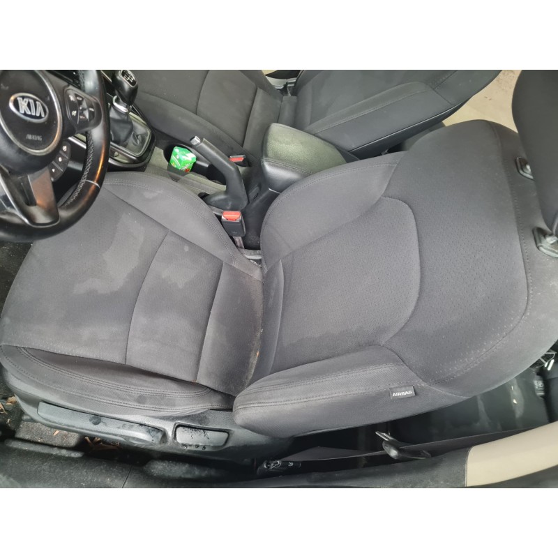 ASIENTO DELANTERO IZQUIERDO 