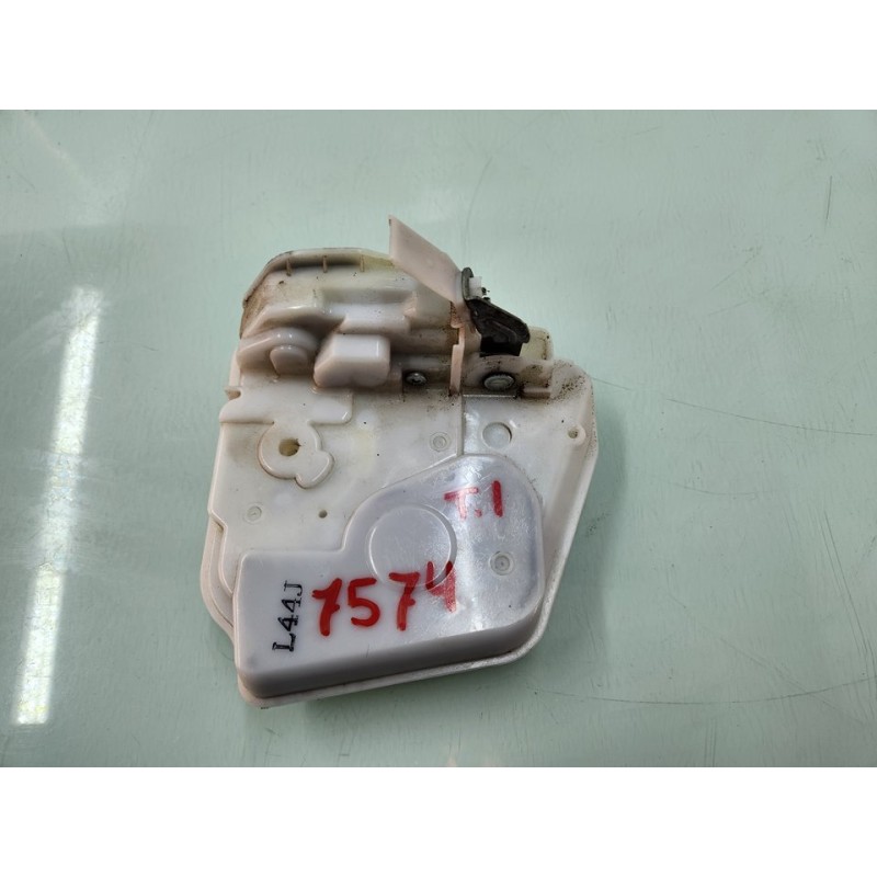 CERRADURA PUERTA TRASERA IZQUIERDA 
