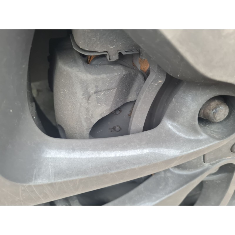 PINZA DE FRENO DELANTERA IZQUIERDA 