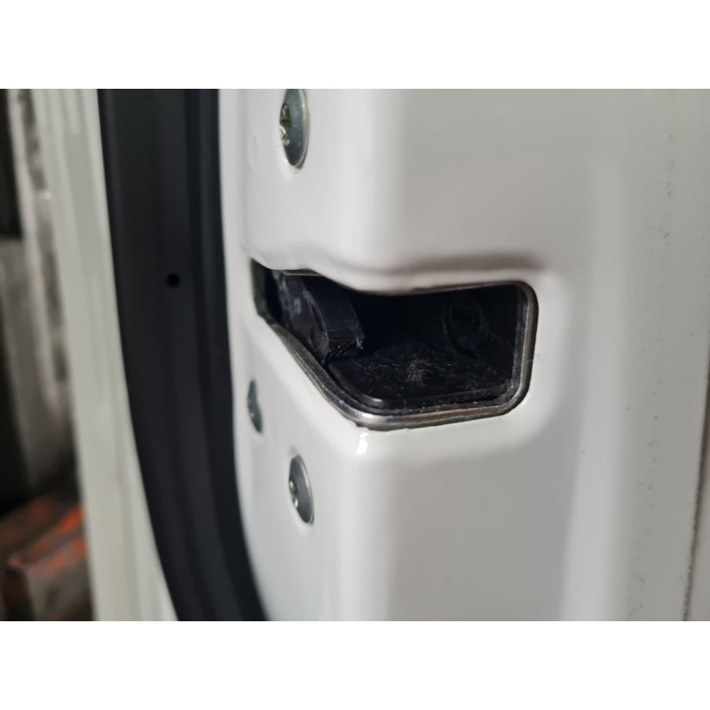 CERRADURA PUERTA DELANTERA IZQUIERDA 