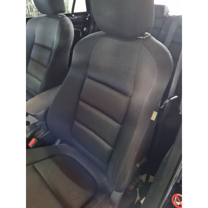 ASIENTO DELANTERO IZQUIERDO 