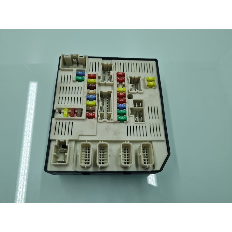 CAJA RELES / FUSIBLES 284B65125R 
