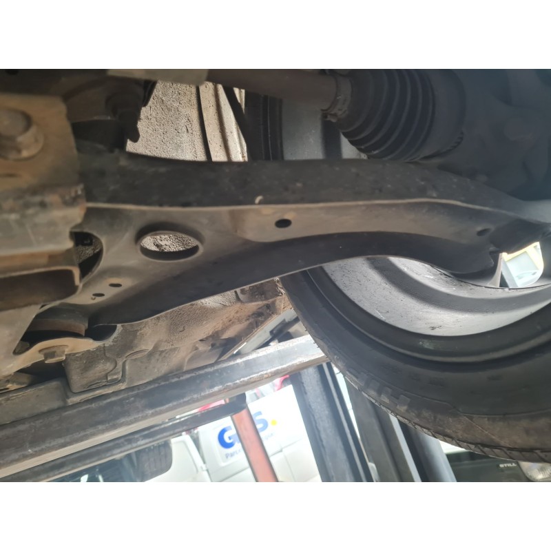 BRAZO SUSPENSION DELANTERO IZQUIERDO 