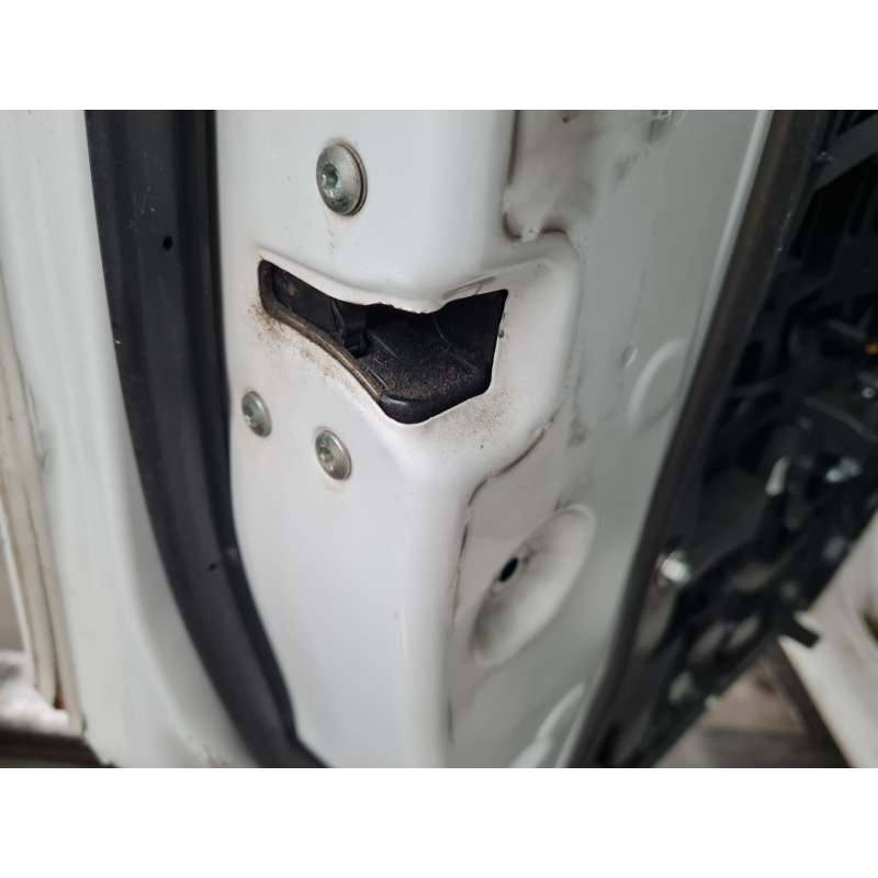 CERRADURA PUERTA DELANTERA IZQUIERDA 