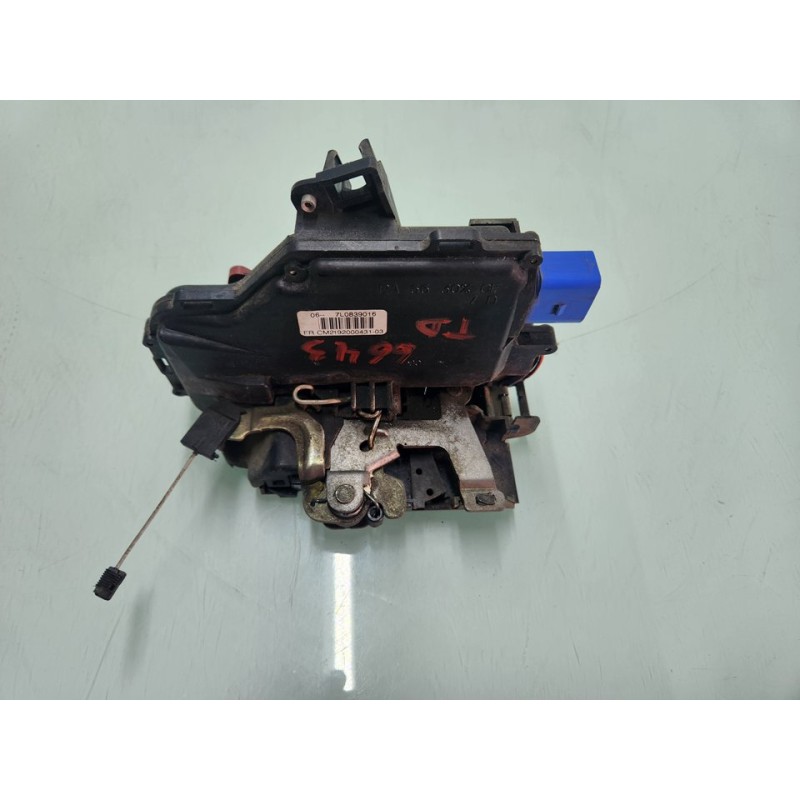 CERRADURA PUERTA TRASERA DERECHA 7L0839016 