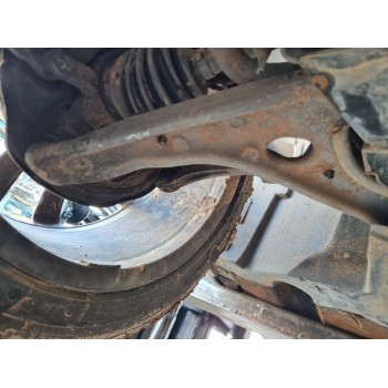 BRAZO SUSPENSION INFERIOR DELANTERO DERECHO 