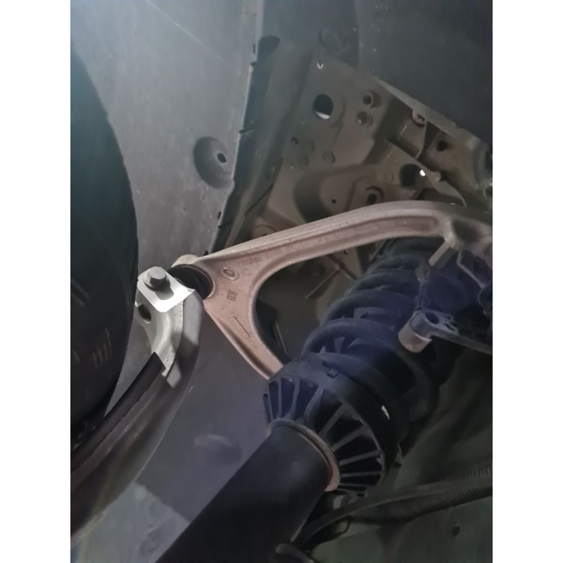 BRAZO SUSPENSION SUPERIOR DELANTERO DERECHO 
