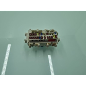 CAJA RELES / FUSIBLES 
