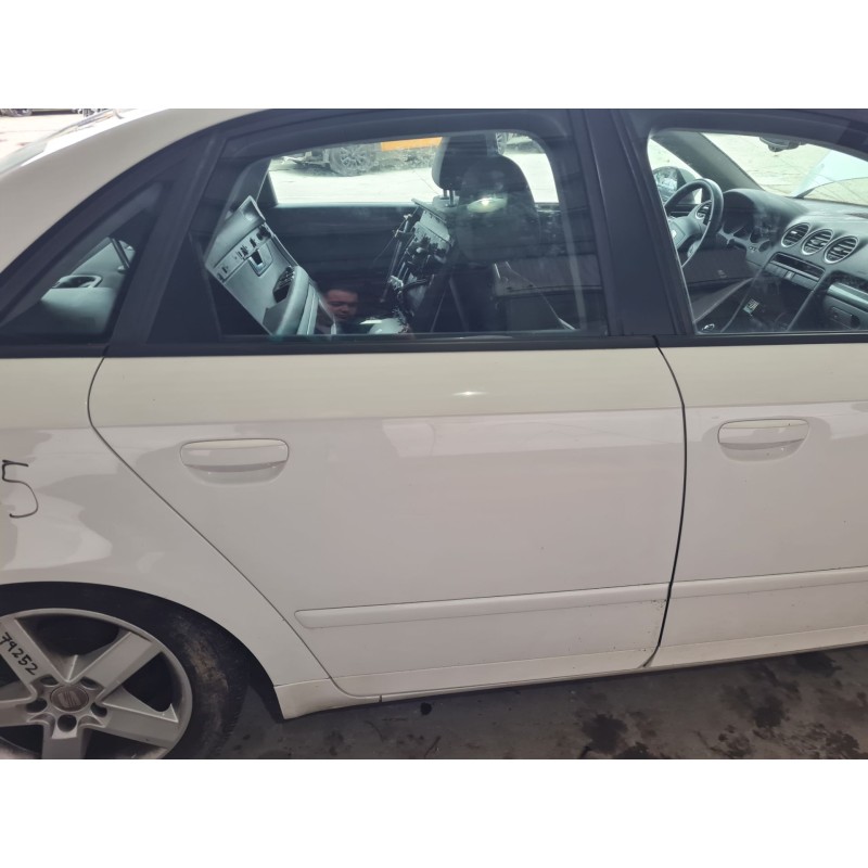 PUERTA TRASERA DERECHA 3R0833052 
