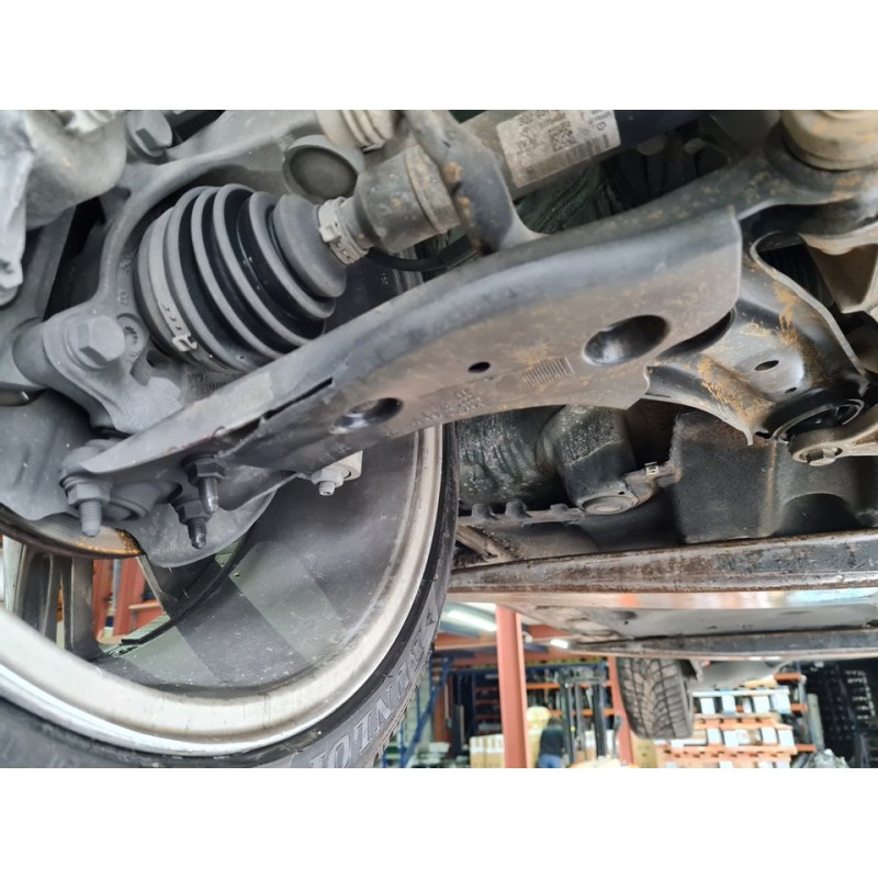 BRAZO SUSPENSION INFERIOR DELANTERO DERECHO 