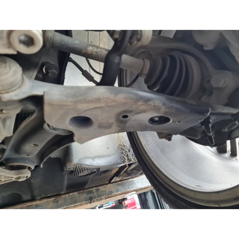 BRAZO SUSPENSION INFERIOR DELANTERO IZQUIERDO 