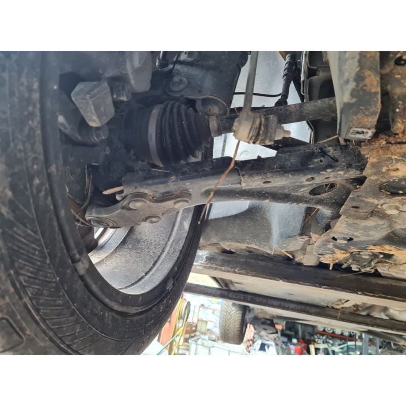BRAZO SUSPENSION INFERIOR DELANTERO DERECHO 