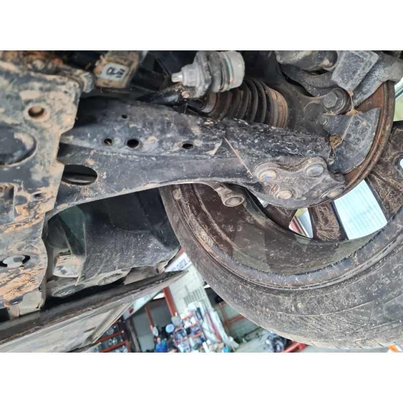 BRAZO SUSPENSION INFERIOR DELANTERO IZQUIERDO 