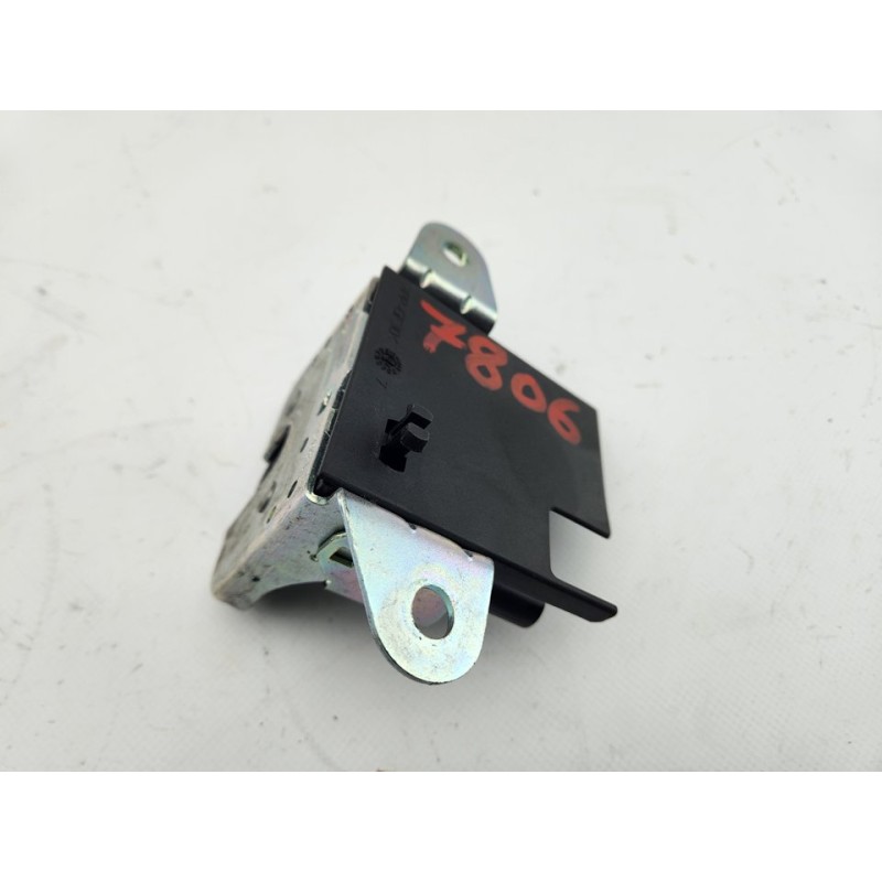 CERRADURA MALETERO / PORTON 5FA827505A 