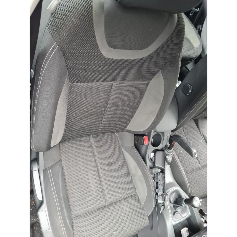 ASIENTO DELANTERO DERECHO 