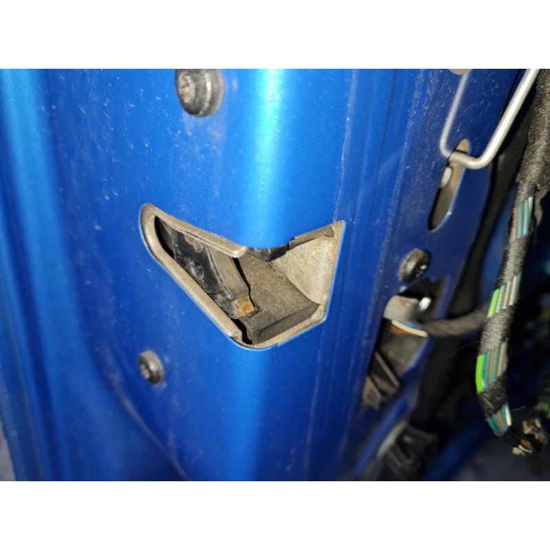 CERRADURA PUERTA DELANTERA IZQUIERDA 