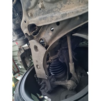BRAZO SUSPENSION INFERIOR DELANTERO DERECHO 