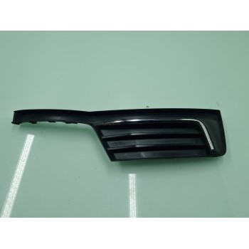REJILLA PARAGOLPES DERECHA 8V3807682R 