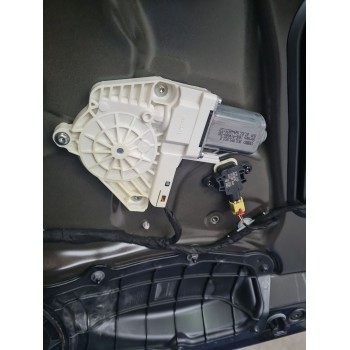 ELEVALUNAS DELANTERO DERECHO 4G0837462 
