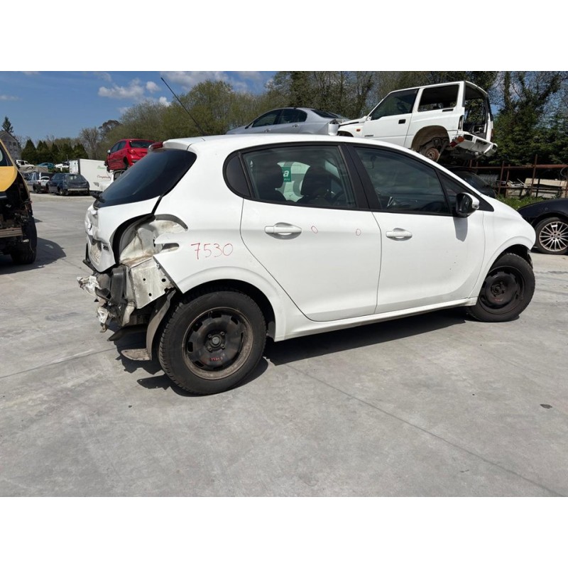 peugeot 208 del año 2012