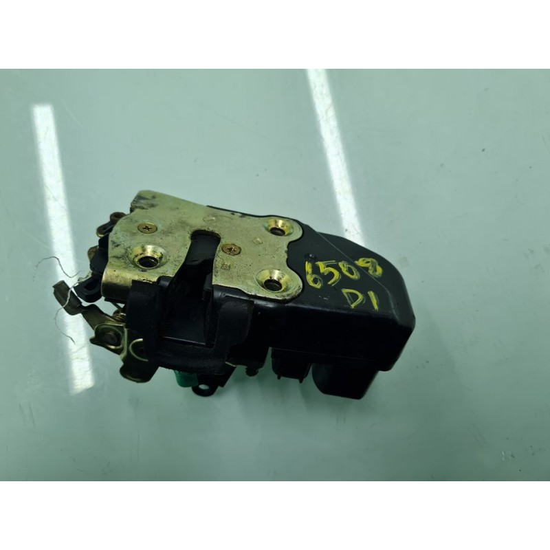 CERRADURA PUERTA DELANTERA IZQUIERDA 