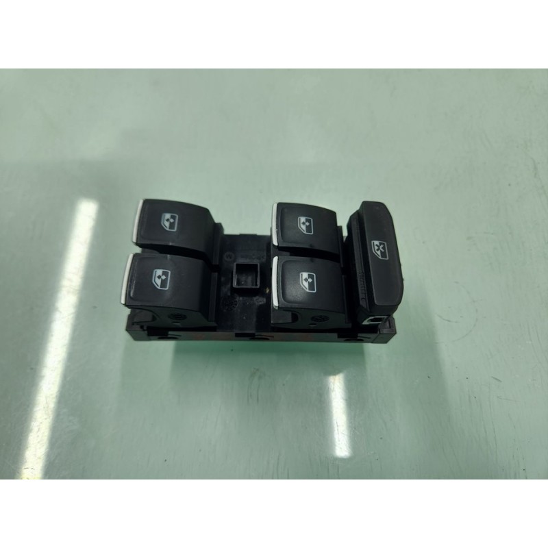 MANDO ELEVALUNAS DELANTERO IZQUIERDO 5G0959857E 