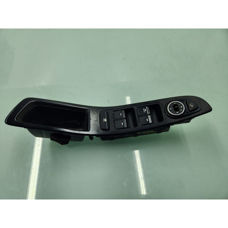 MANDO ELEVALUNAS DELANTERO IZQUIERDO 93570C8120 