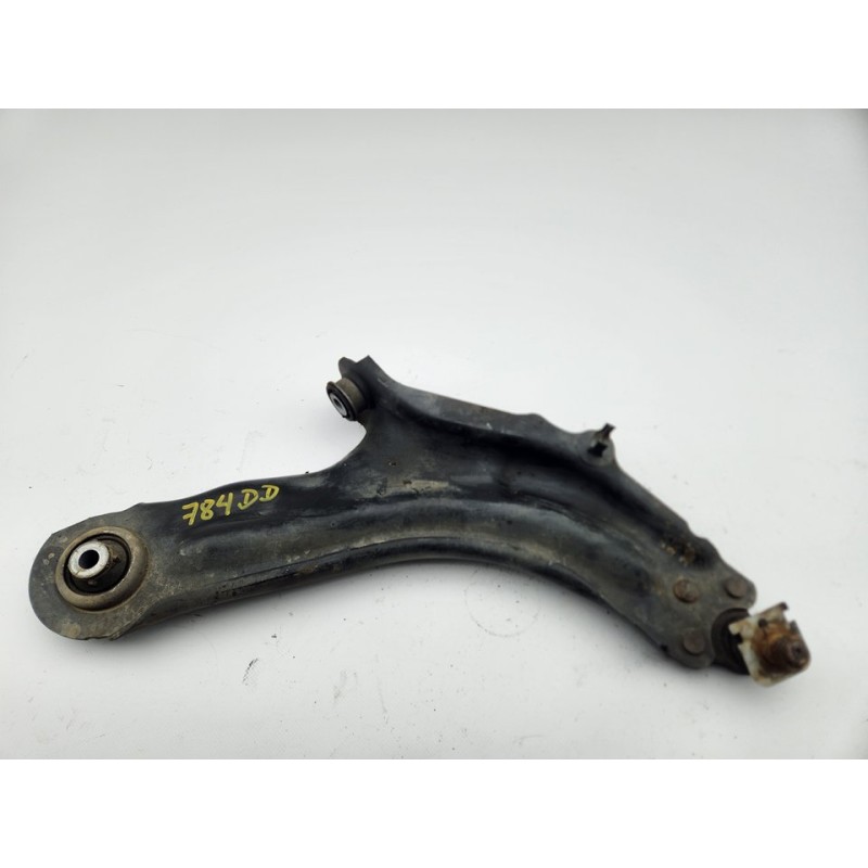 BRAZO SUSPENSION INFERIOR DELANTERO DERECHO 8200586567 