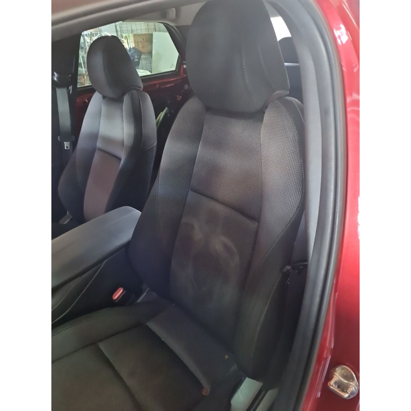 ASIENTO DELANTERO IZQUIERDO 