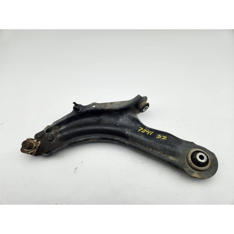BRAZO SUSPENSION INFERIOR DELANTERO IZQUIERDO 8200586561 