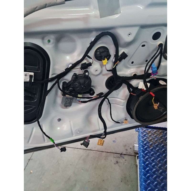 ELEVALUNAS DELANTERO IZQUIERDO 5FF837461D 