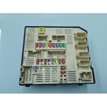 CAJA RELES / FUSIBLES 284B66052R 