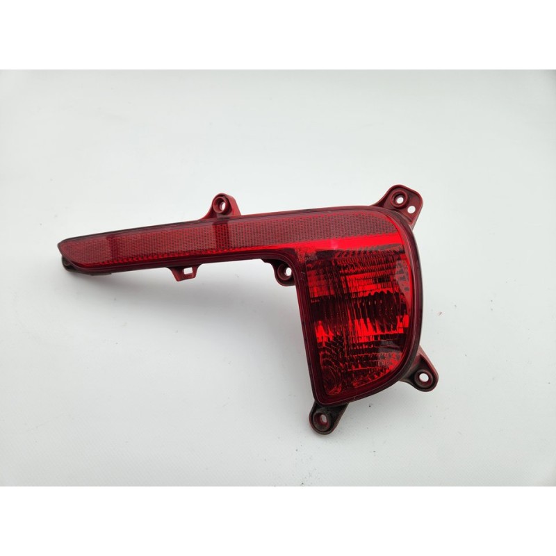 PILOTO TRASERO DERECHO PARAGOLPES 924061W7 