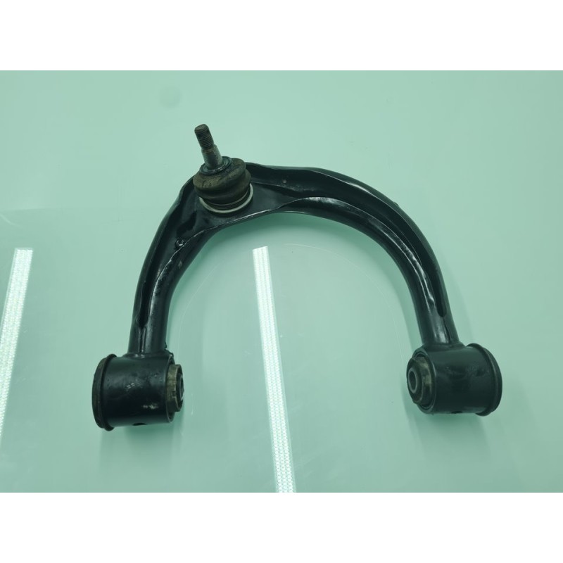 BRAZO SUSPENSION SUPERIOR DELANTERO DERECHO 