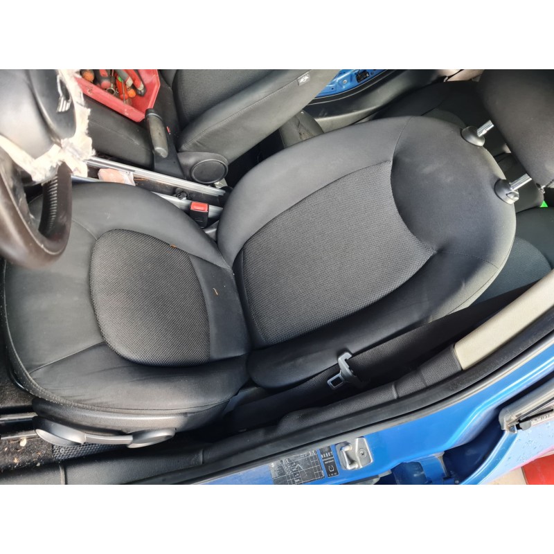 ASIENTO DELANTERO IZQUIERDO 