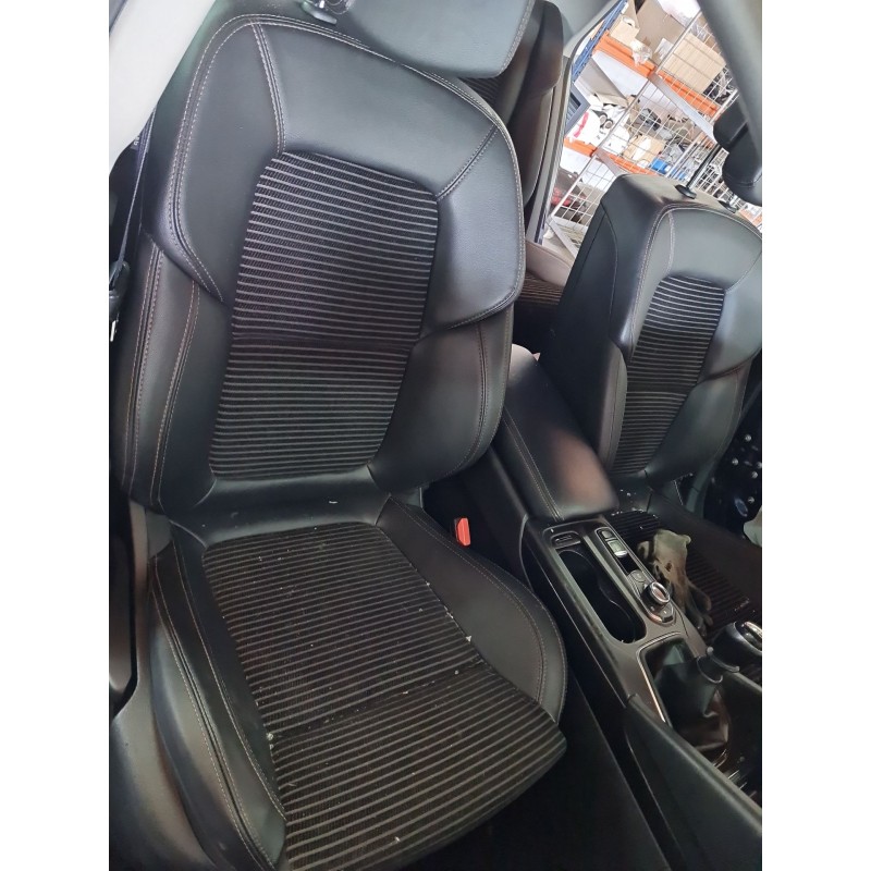 ASIENTO DELANTERO DERECHO 