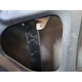 ELEVALUNAS TRASERO DERECHO 