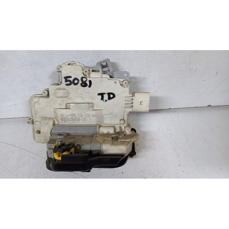 CERRADURA PUERTA TRASERA DERECHA 8E0839016AA 