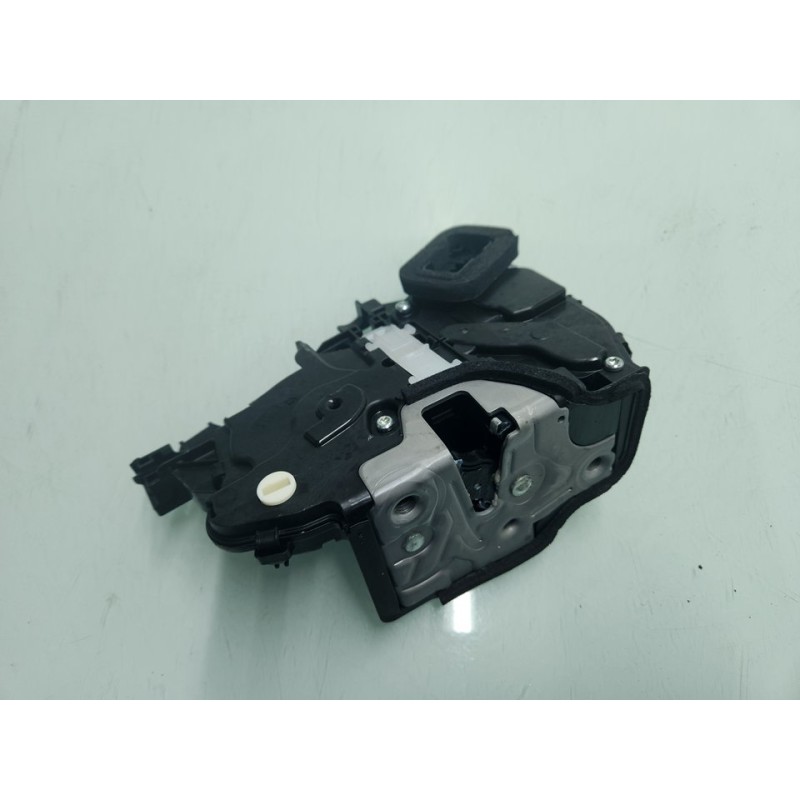 CERRADURA PUERTA TRASERA DERECHA 3J0839016 