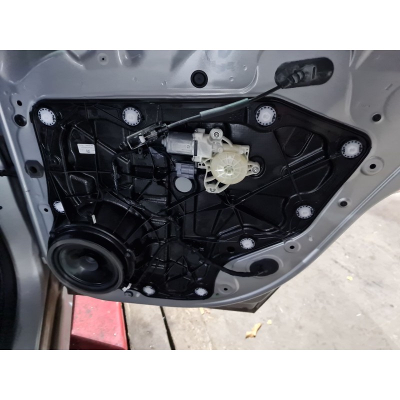 ELEVALUNAS TRASERO DERECHO JX7BA27000CF 