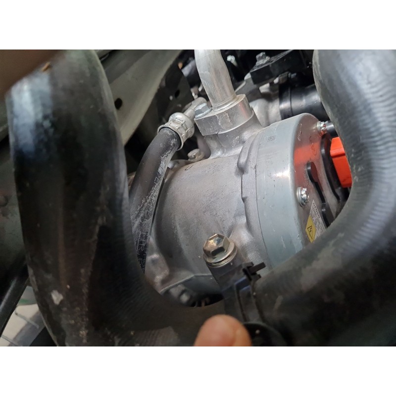 COMPRESOR AIRE ACONDICIONADO 0424002760 / 8837010020 