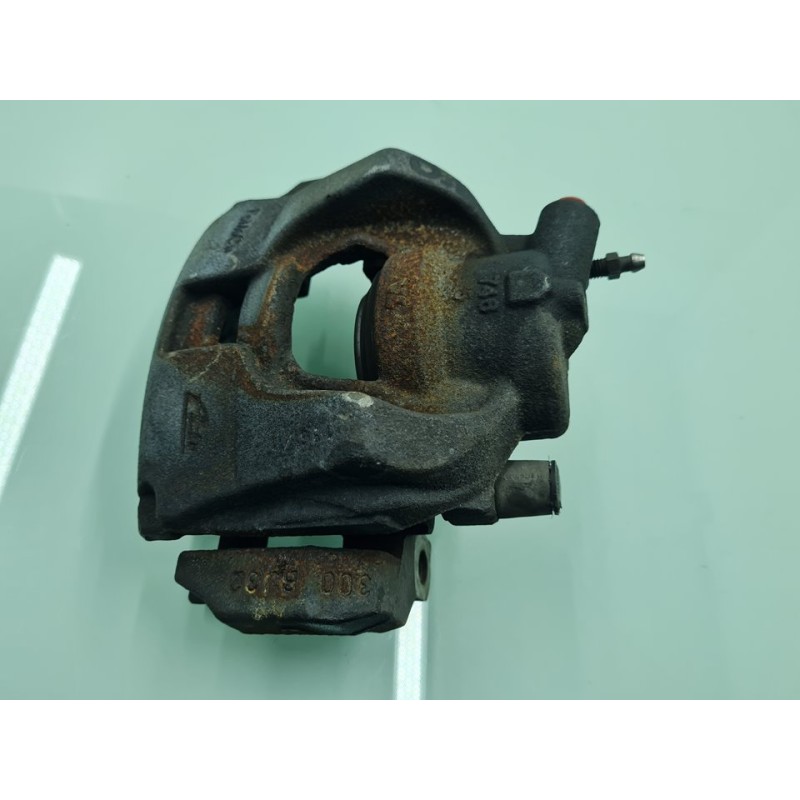 PINZA DE FRENO DELANTERA DERECHA 300BJ32 