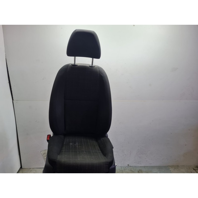 ASIENTO DELANTERO IZQUIERDO 