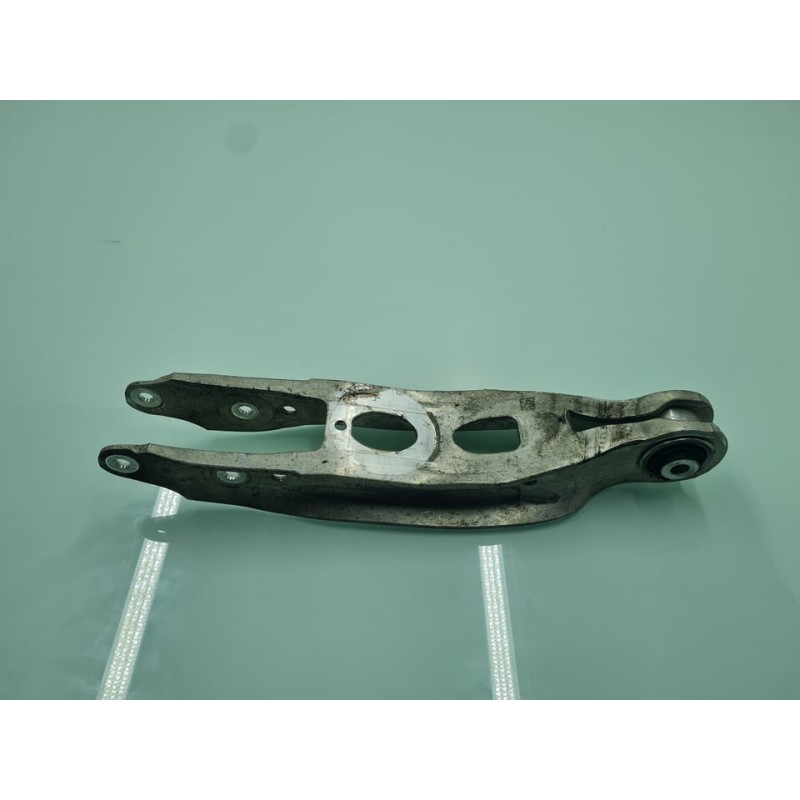 BRAZO SUSPENSION INFERIOR TRASERO DERECHO 8W0505311H 