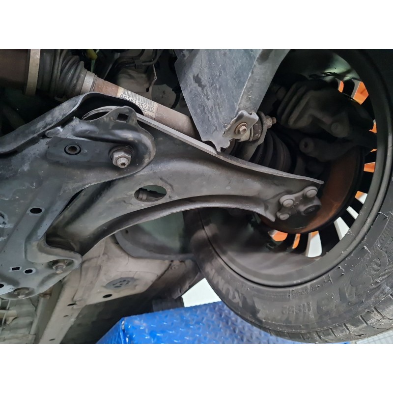 BRAZO SUSPENSION INFERIOR DELANTERO IZQUIERDO 9670772080 